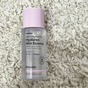 Hanskin Hyaluron Skin Essence
